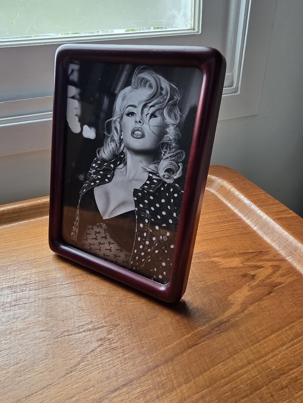 Lovely mid-century Wood modern Walnut Finish picture frame with easel stand.